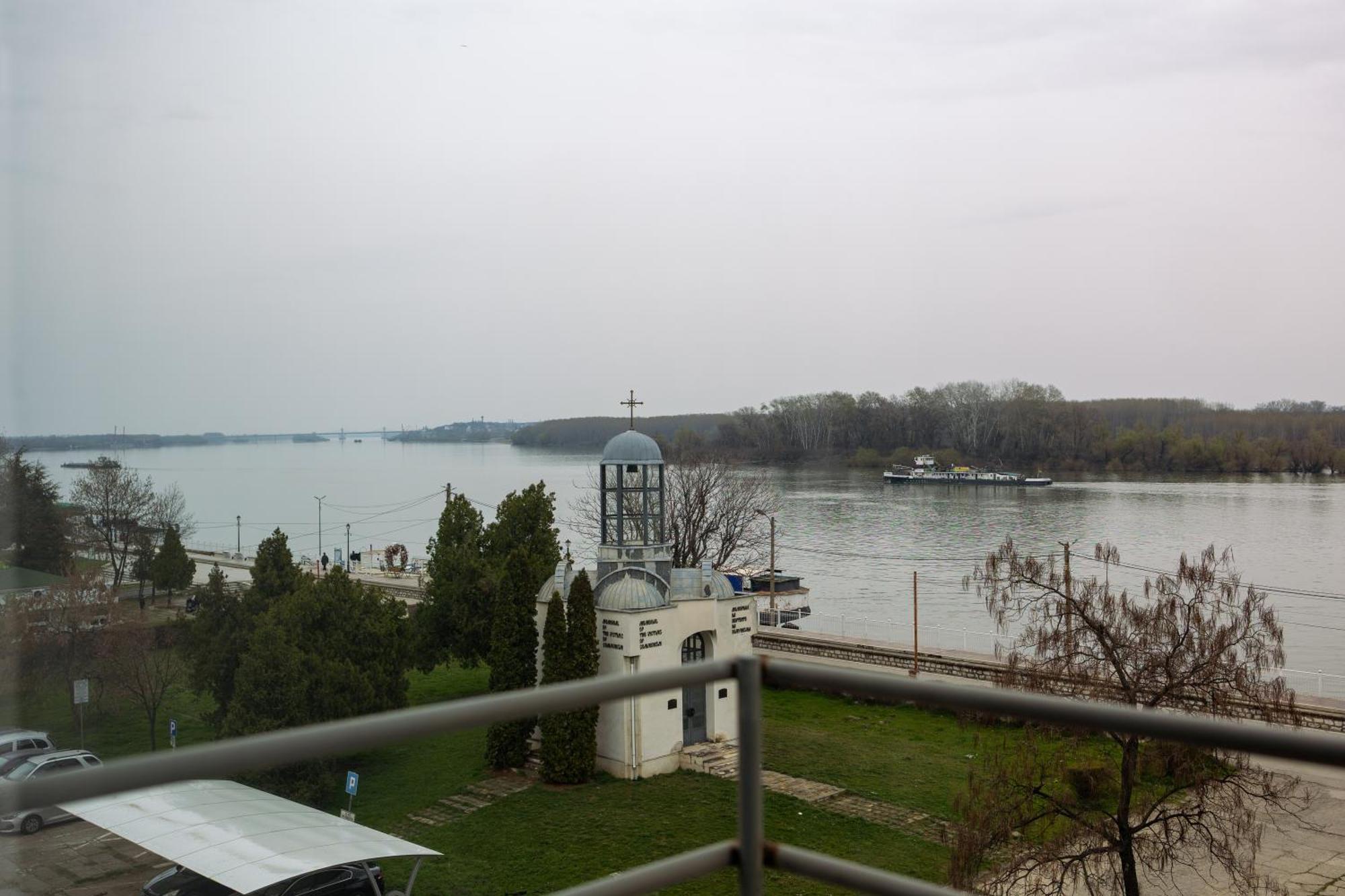 Hotel Neptun Vidin Bagian luar foto