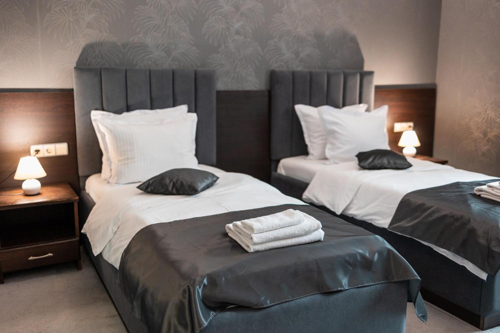 Hotel Neptun Vidin Bagian luar foto