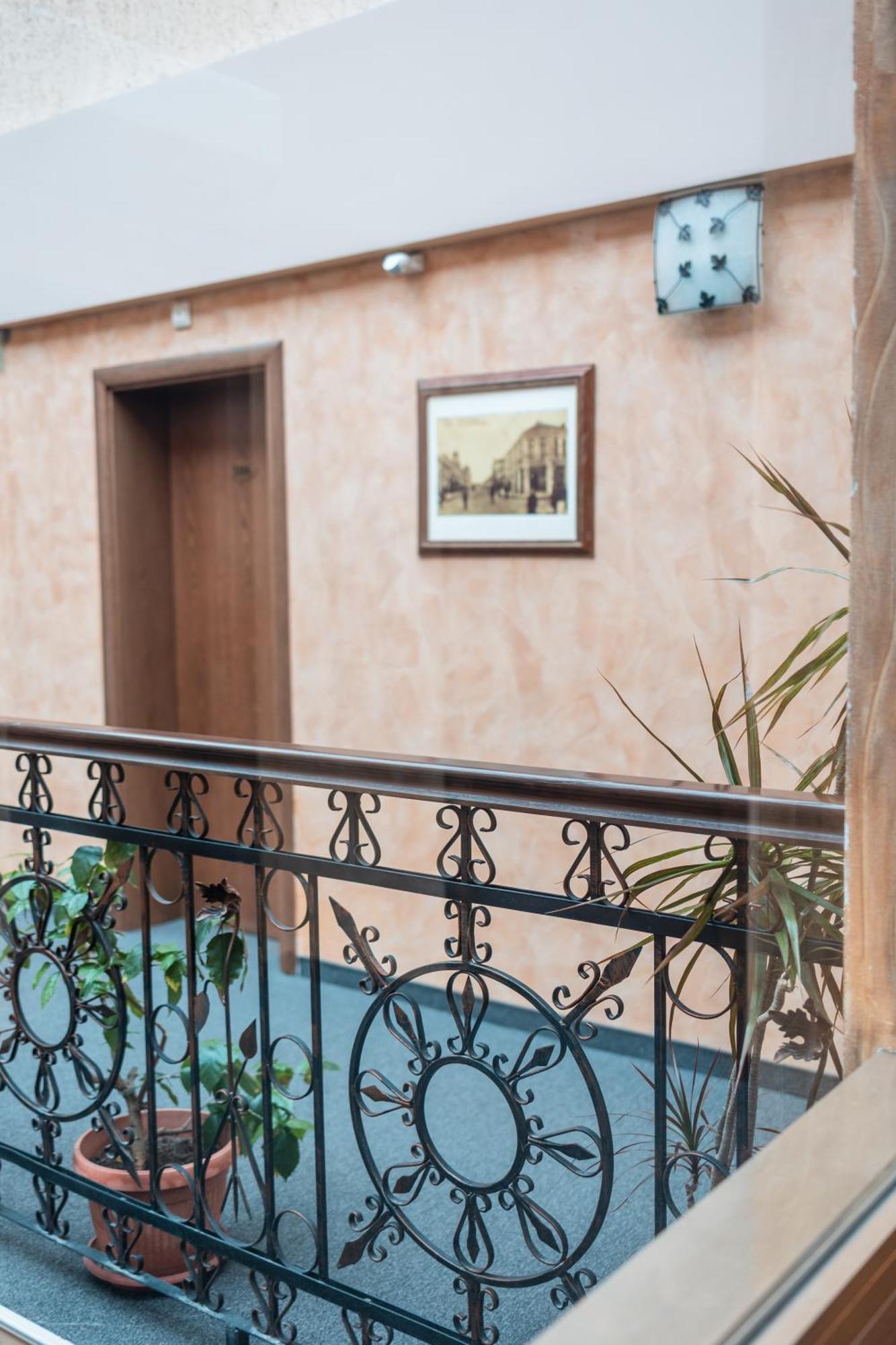 Hotel Neptun Vidin Bagian luar foto